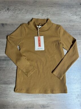 Farren + me Ribbed Mock Neck Tee in Ochre